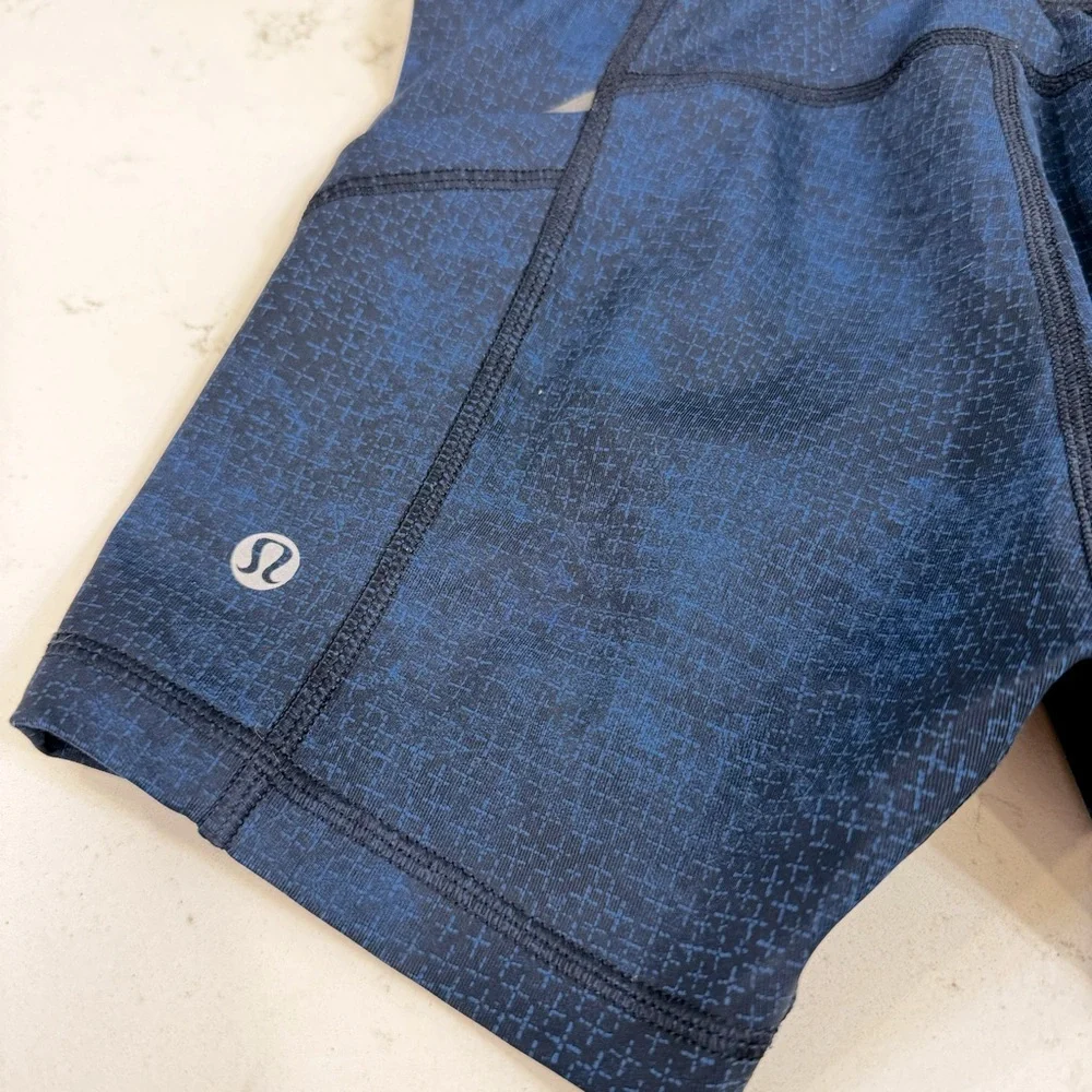 Lululemon athletica ~What The Sport / 4”Short Full   Size 2 Sashiko Print